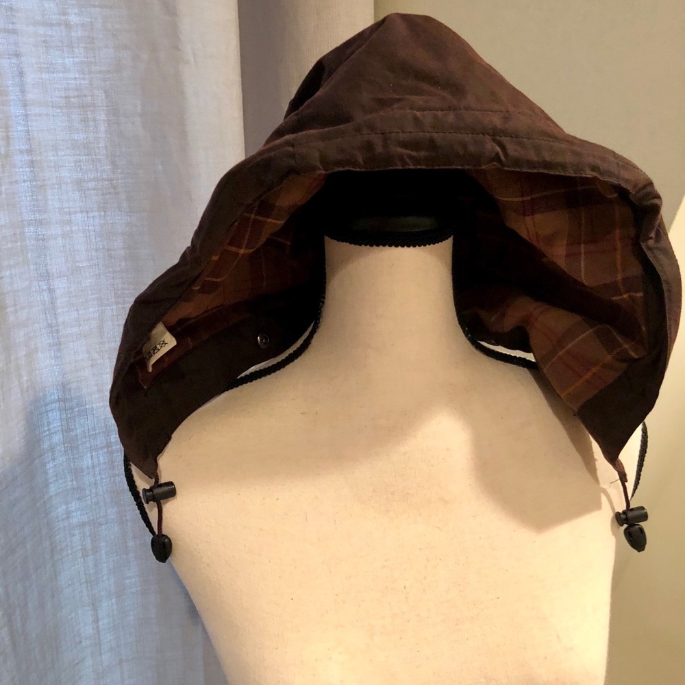 Women’s light brown beadnell jacket w/ accessories - Picture 7 of 8